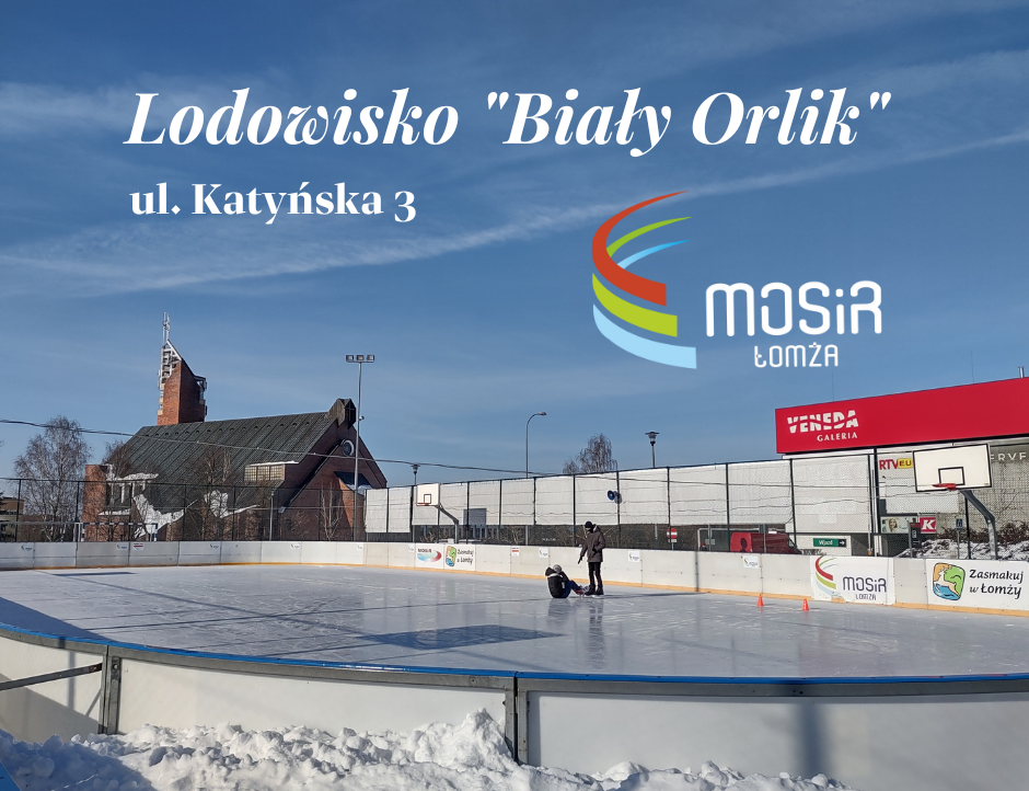 zdjęcie lodowisko Biały Orlik, dwie osoby na łyżwach, w tle kościół